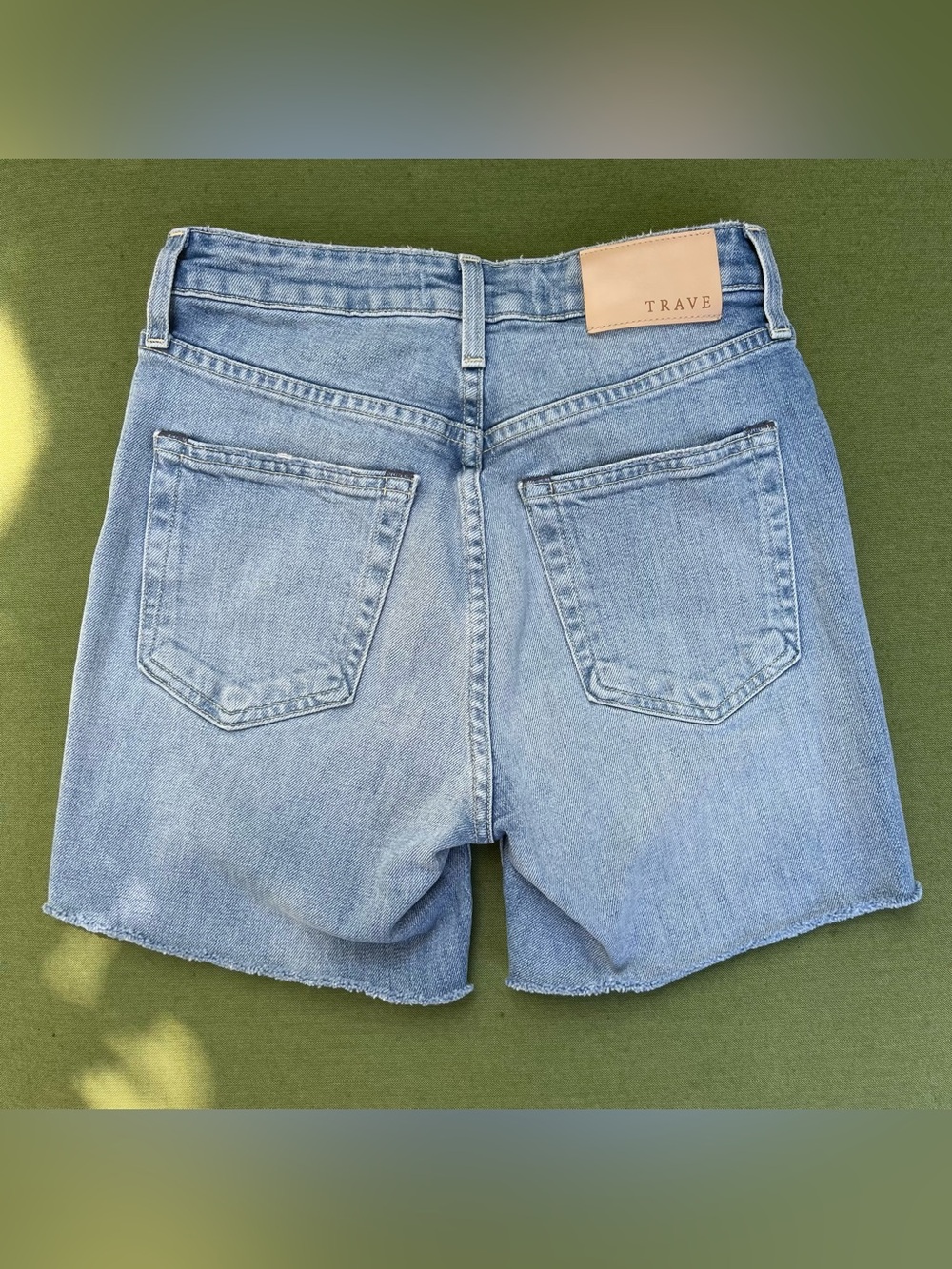 EUC Trave Lawson 5” cutoff denim shorts sz 26, Wild Woman wash